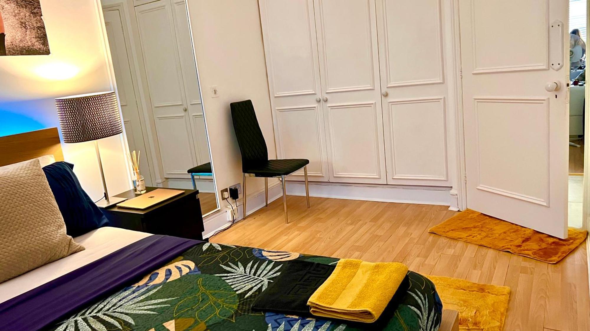 Knightsbridge One Bedroom Flat Londra