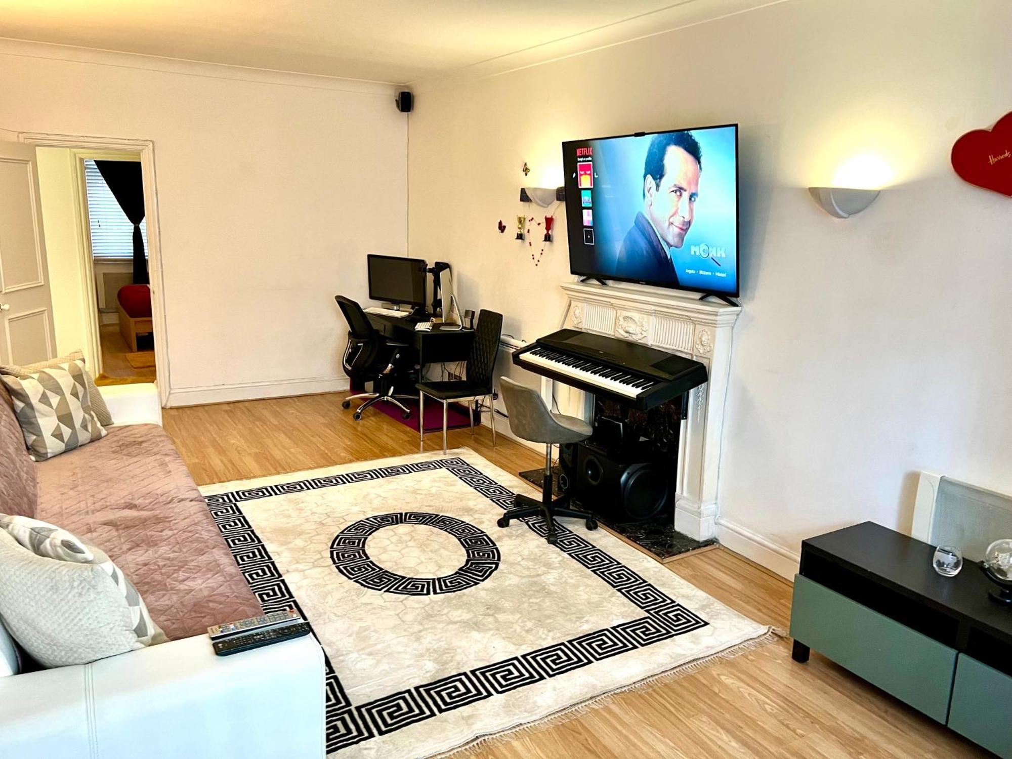 Knightsbridge One Bedroom Flat Londra